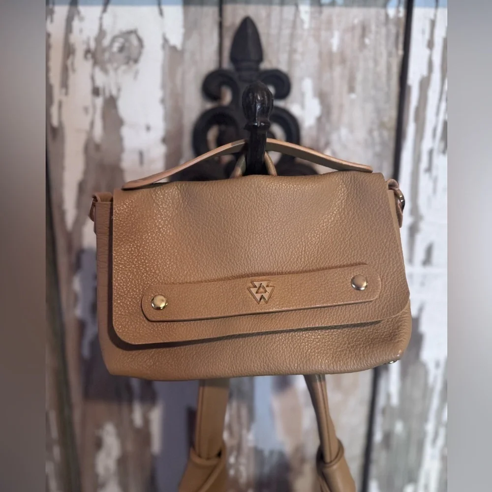 Noha Nadler Charlotte Handbag NEW Tan/ Cappuccino Includes extra pouch